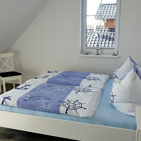 - Feldstrasse 3b * Zempin